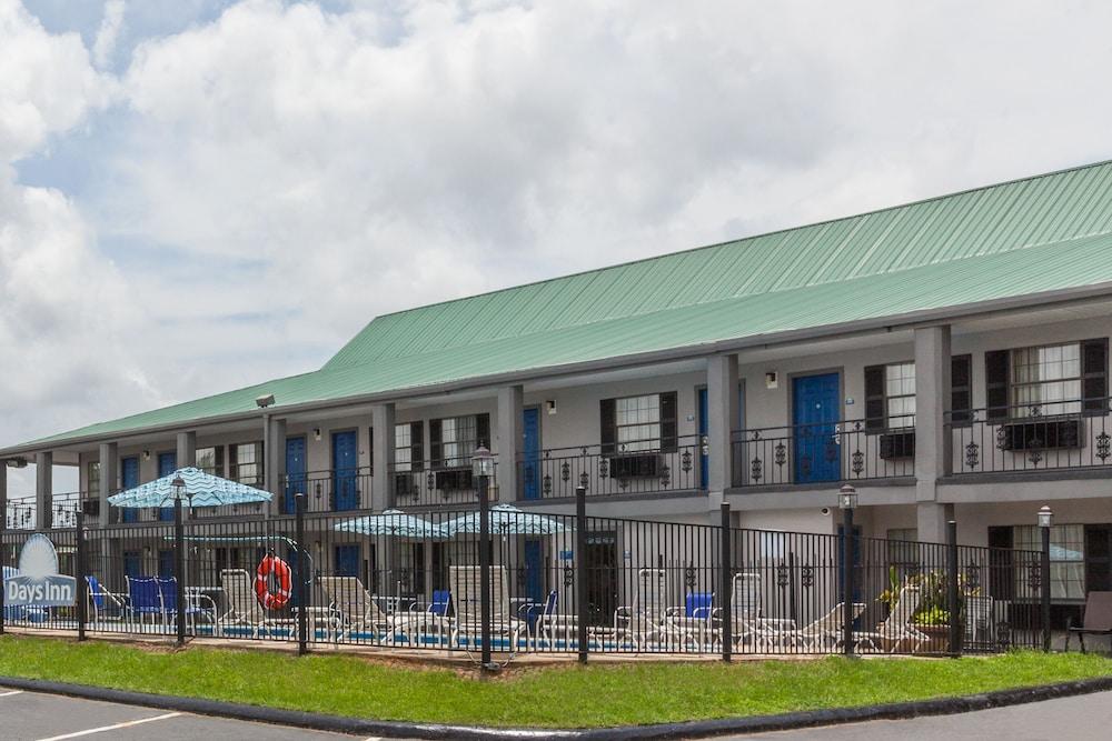 Travelodge By Wyndham Motel