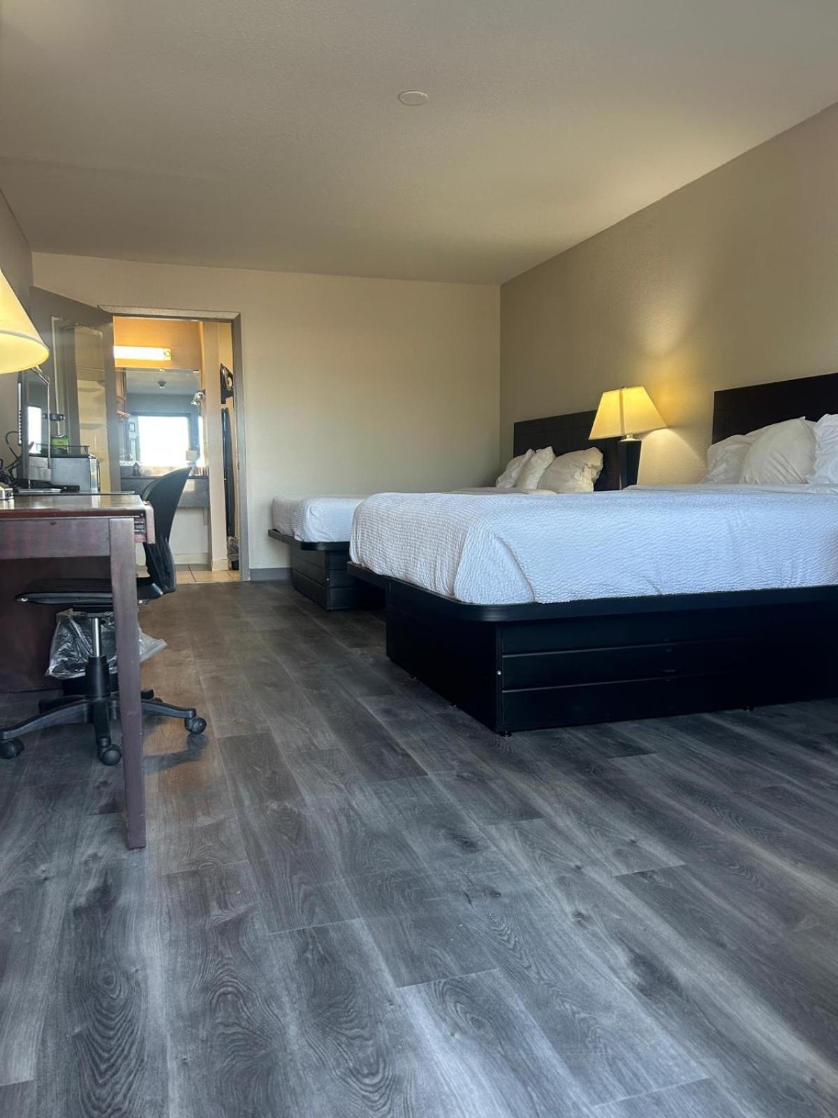 Travelodge By Wyndham Motel